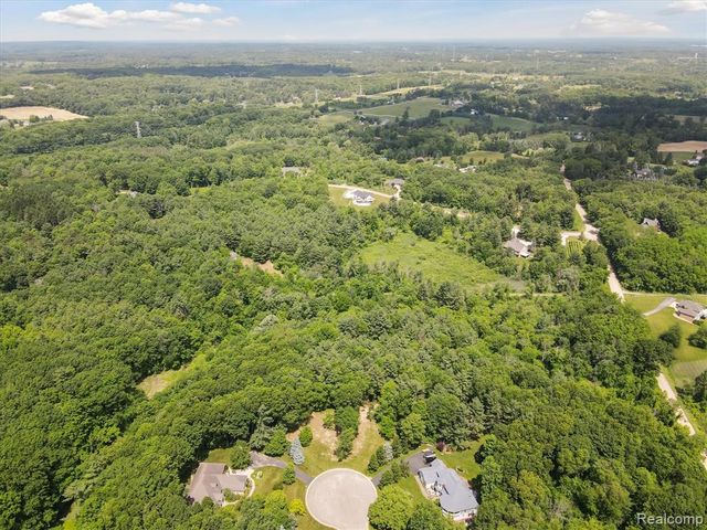 5 Donna, Dryden, MI 48428