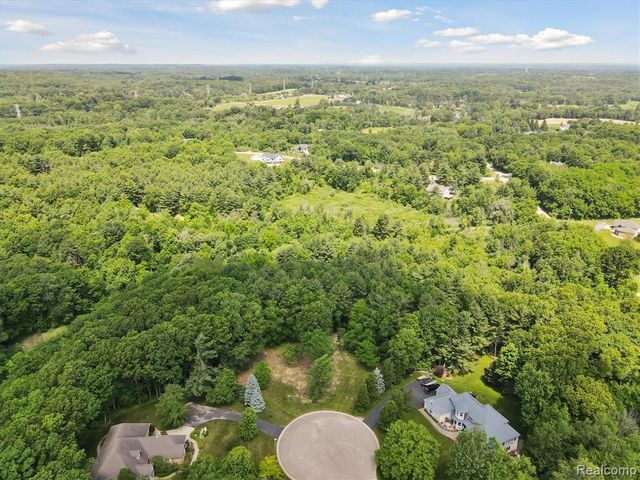 5 Donna, Dryden, MI 48428