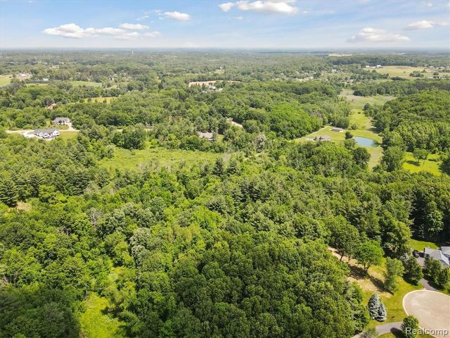 5 Donna, Dryden, MI 48428