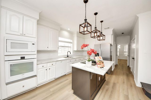 4210 Alcorn Glen Lane, Sugar Land, TX 77479