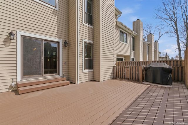 44 Villas Circle, Melville, NY 11747