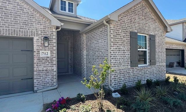 712 Tyronza Drive, Justin, TX 76247