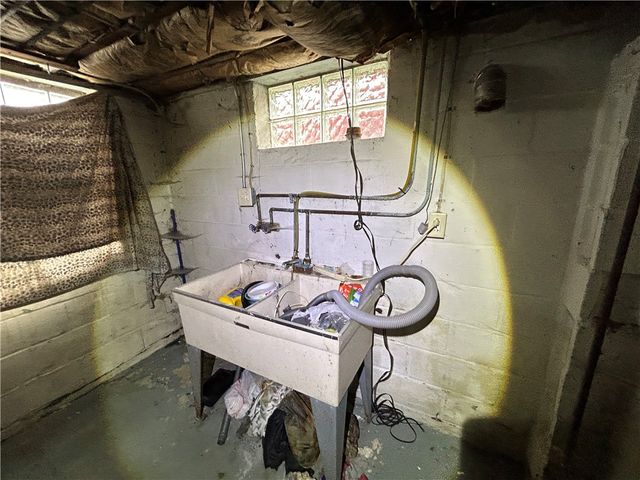 939 Josephine St, N Versailles, PA 15035