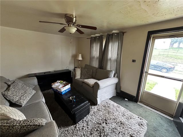 939 Josephine St, N Versailles, PA 15035