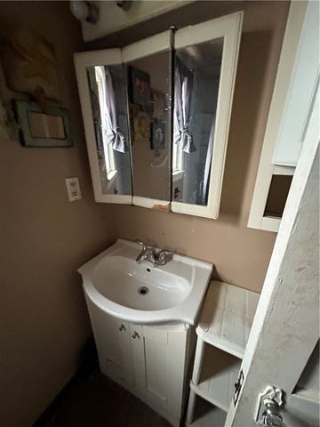 939 Josephine St, N Versailles, PA 15035