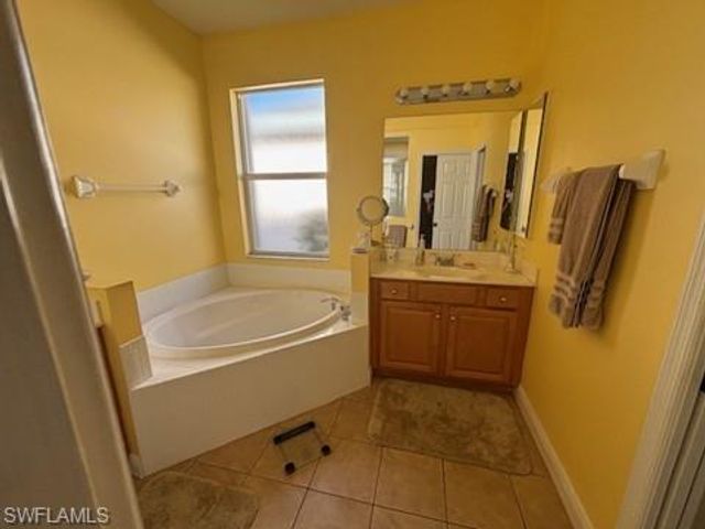 9214 Palm Island CIR, North Fort Myers, FL 33903