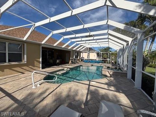 9214 Palm Island CIR, North Fort Myers, FL 33903