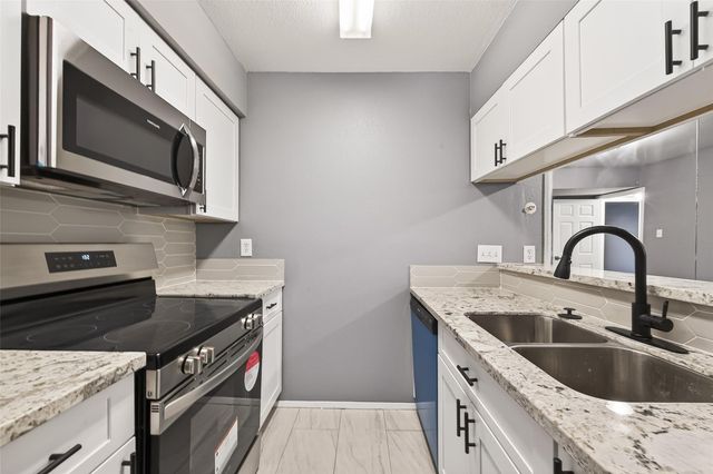 2100 Wilcrest Drive 225, Houston, TX 77042