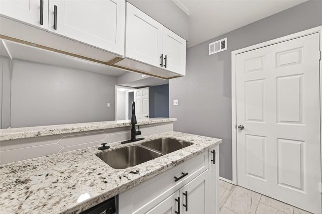 2100 Wilcrest Drive 225, Houston, TX 77042