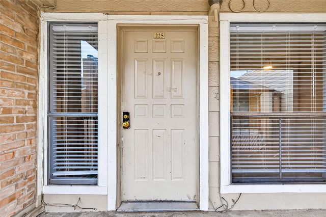 2100 Wilcrest Drive 225, Houston, TX 77042