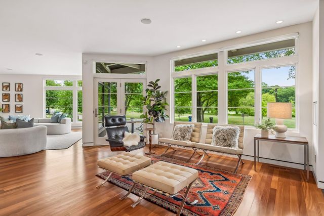 2100 W Lake Of The Isles Parkway, Minneapolis, MN 55405