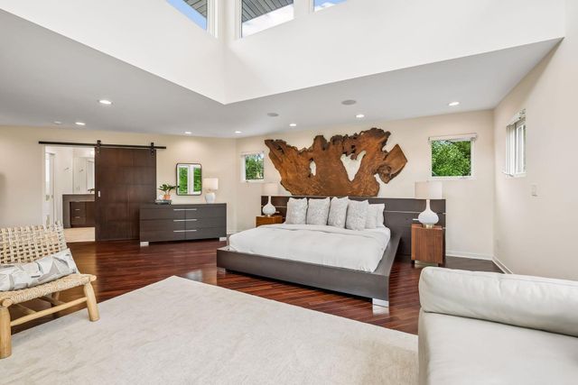 2100 W Lake Of The Isles Parkway, Minneapolis, MN 55405