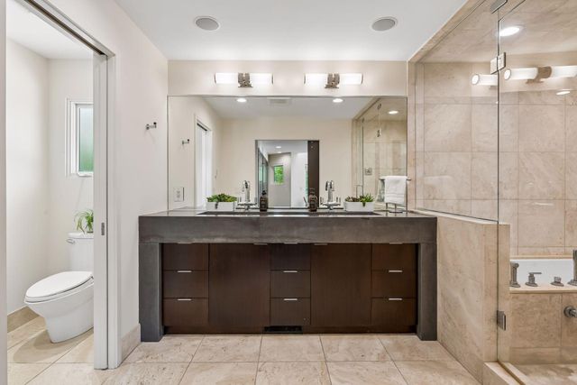 2100 W Lake Of The Isles Parkway, Minneapolis, MN 55405