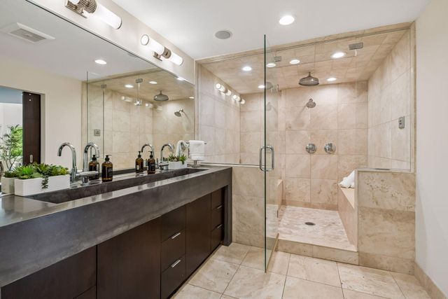 2100 W Lake Of The Isles Parkway, Minneapolis, MN 55405