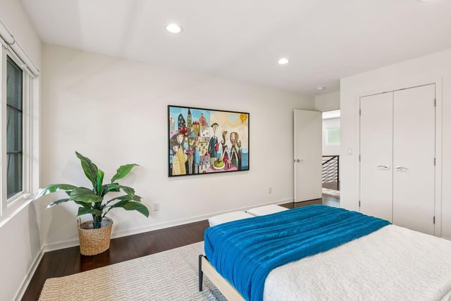 2100 W Lake Of The Isles Parkway, Minneapolis, MN 55405