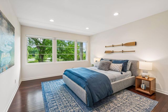 2100 W Lake Of The Isles Parkway, Minneapolis, MN 55405