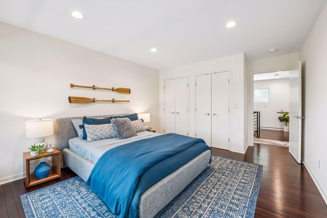 2100 W Lake Of The Isles Parkway, Minneapolis, MN 55405