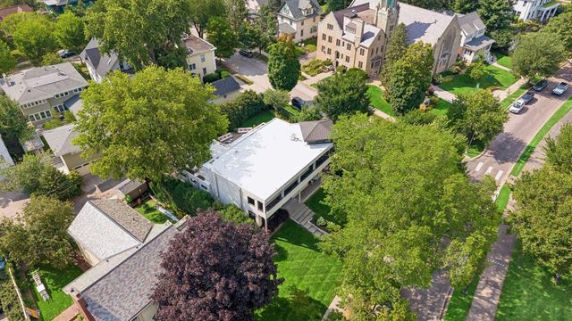 2100 W Lake Of The Isles Parkway, Minneapolis, MN 55405