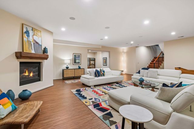 2100 W Lake Of The Isles Parkway, Minneapolis, MN 55405