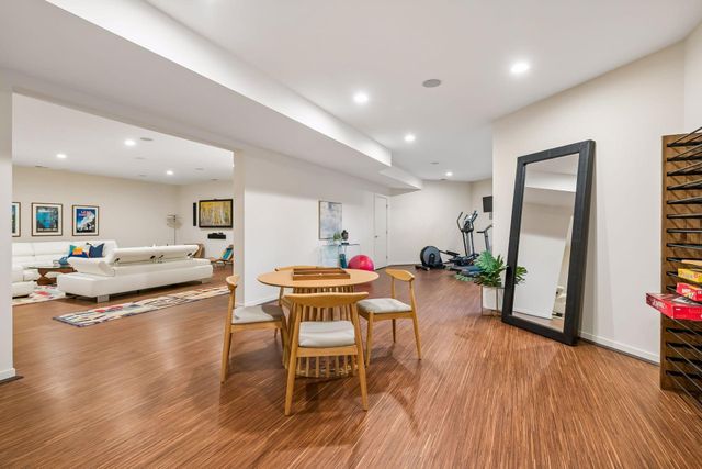 2100 W Lake Of The Isles Parkway, Minneapolis, MN 55405