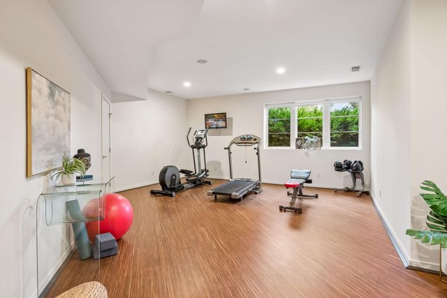 2100 W Lake Of The Isles Parkway, Minneapolis, MN 55405