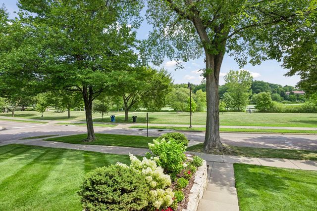 2100 W Lake Of The Isles Parkway, Minneapolis, MN 55405