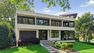 2100 W Lake Of The Isles Parkway, Minneapolis, MN 55405