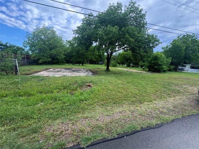 226 Carson Street, Red Oak, TX 75154