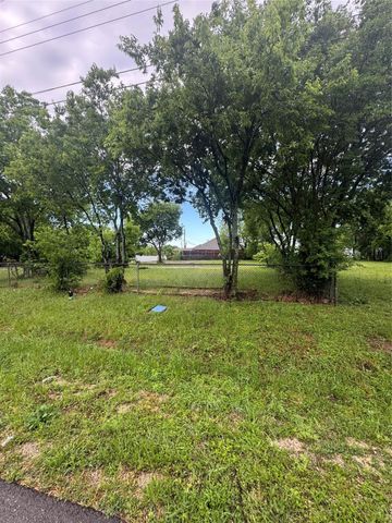 226 Carson Street, Red Oak, TX 75154