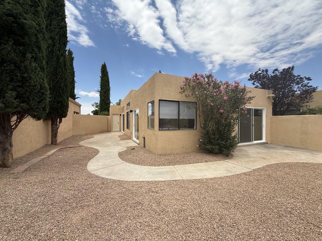 7588 Keystone Drive NE, Albuquerque, NM 87109