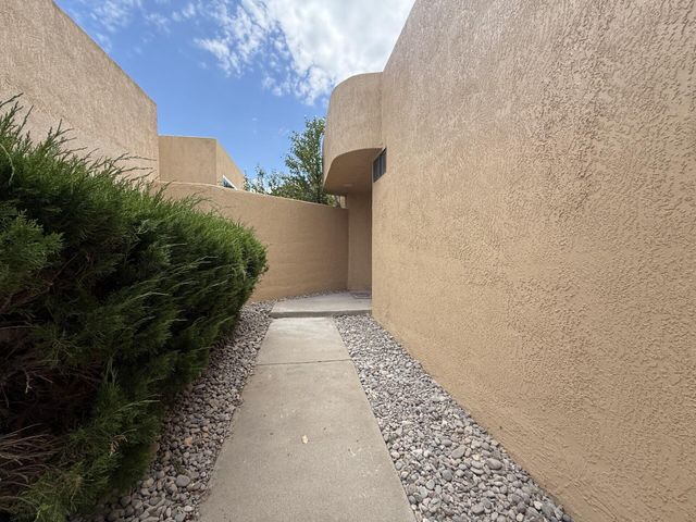 7588 Keystone Drive NE, Albuquerque, NM 87109