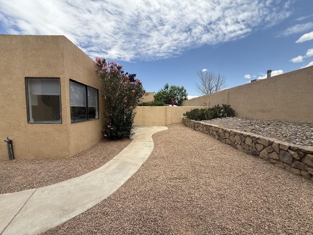 7588 Keystone Drive NE, Albuquerque, NM 87109