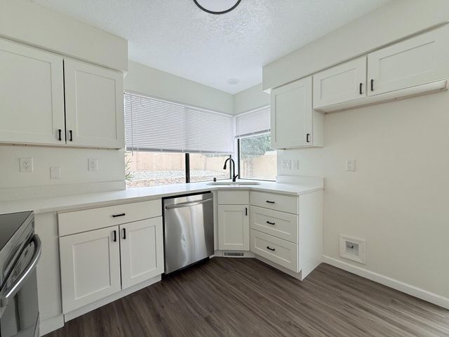 7588 Keystone Drive NE, Albuquerque, NM 87109