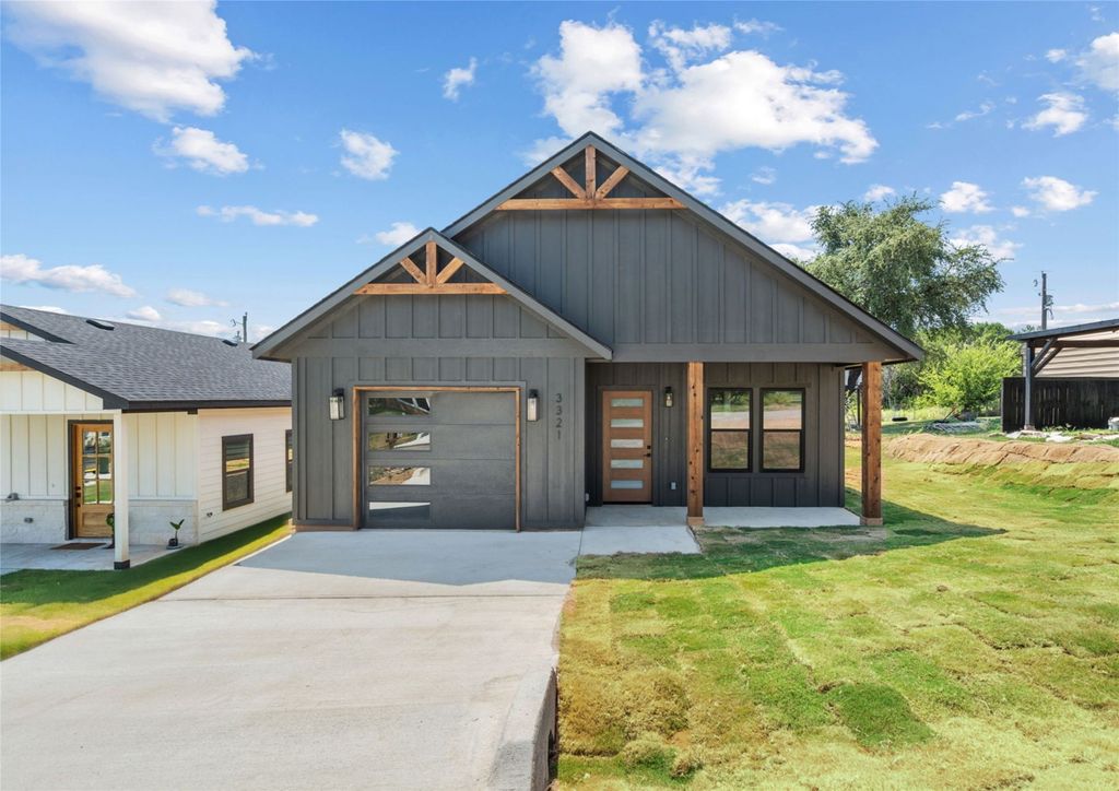3321 Brazos River Drive, Granbury, TX 76048