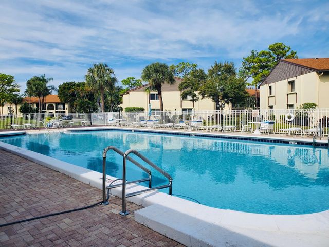 3561 Pine Needle Drive C-1, Greenacres, FL 33463