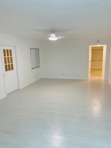 3561 Pine Needle Drive C-1, Greenacres, FL 33463