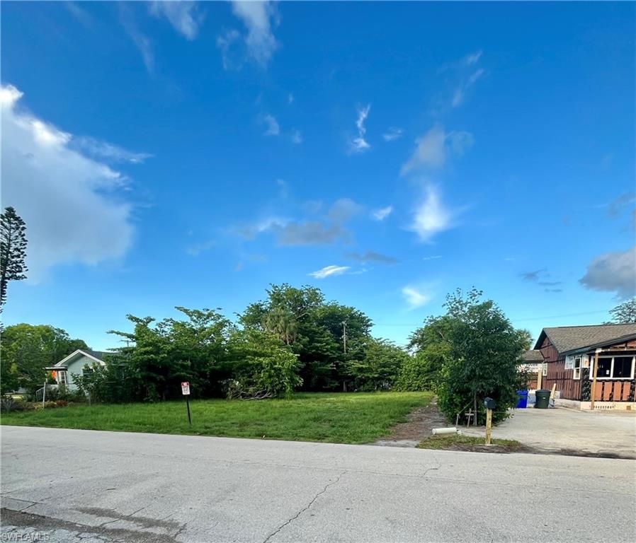 2317 Altamont AVE, FORT MYERS, FL 33901 — photo 3