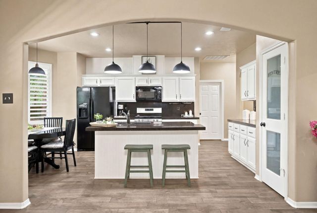 402 Fairbanks Drive, Magnolia, TX 77354