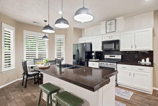 402 Fairbanks Drive, Magnolia, TX 77354