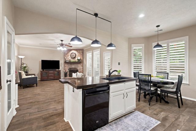 402 Fairbanks Drive, Magnolia, TX 77354