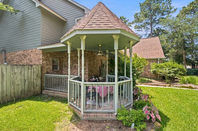 402 Fairbanks Drive, Magnolia, TX 77354