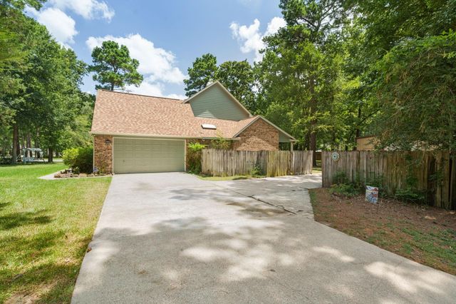 402 Fairbanks Drive, Magnolia, TX 77354