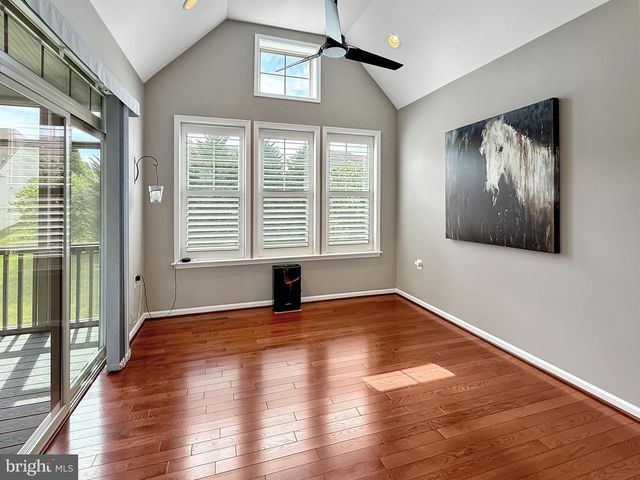 63 POTOMAC CROSSING ST, Charles Town, WV 25414