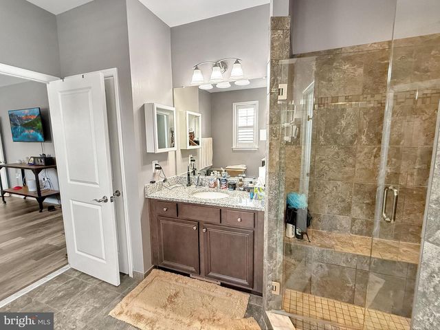 63 POTOMAC CROSSING ST, Charles Town, WV 25414