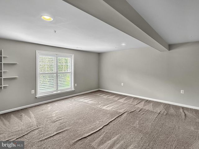 63 POTOMAC CROSSING ST, Charles Town, WV 25414
