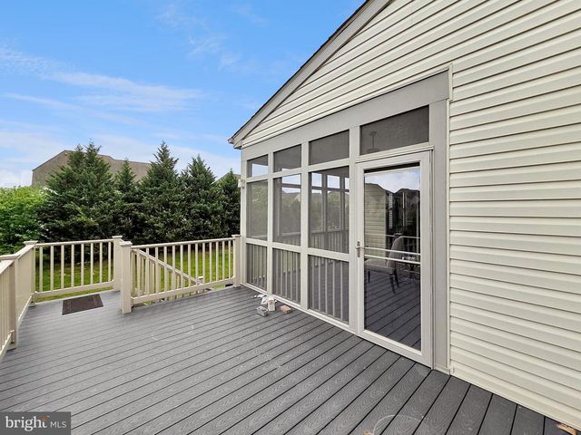 63 POTOMAC CROSSING ST, Charles Town, WV 25414