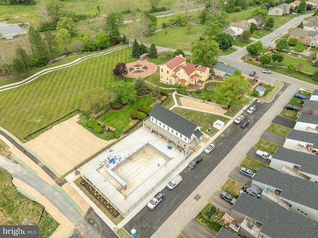 63 POTOMAC CROSSING ST, Charles Town, WV 25414