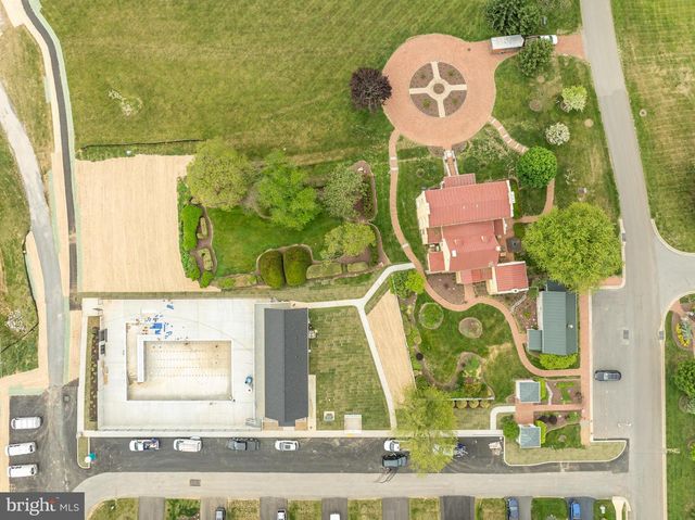 63 POTOMAC CROSSING ST, Charles Town, WV 25414