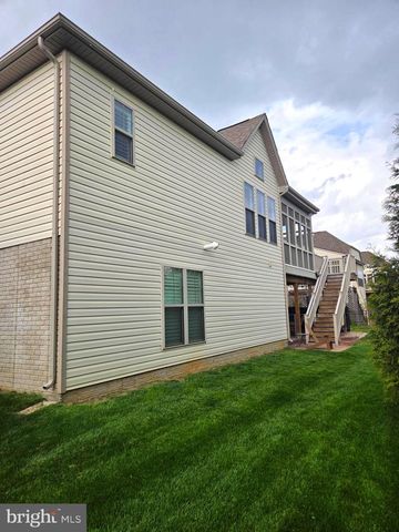 63 POTOMAC CROSSING ST, Charles Town, WV 25414