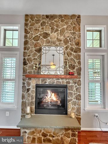 63 POTOMAC CROSSING ST, Charles Town, WV 25414
